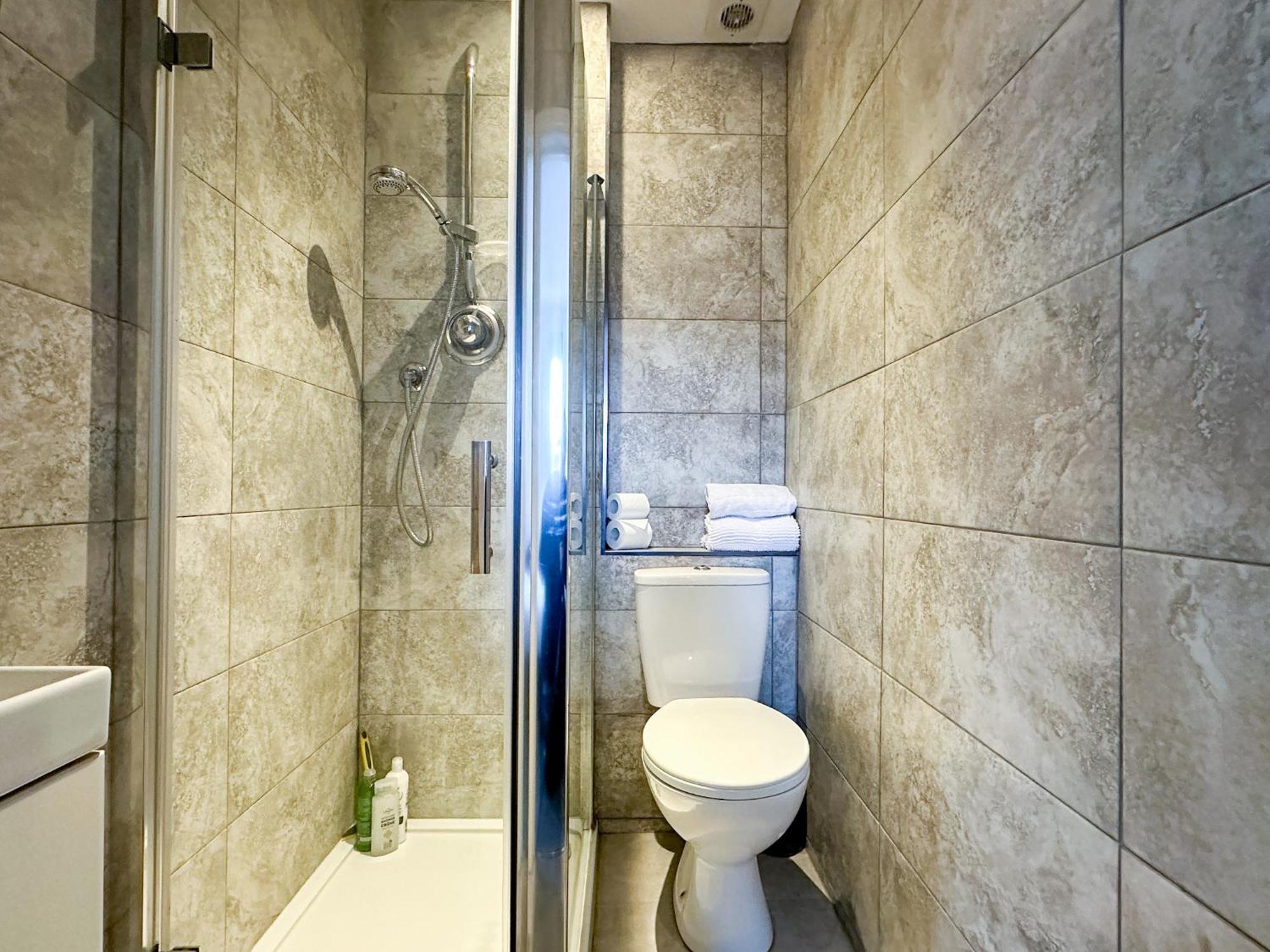 Stylish & Spacious City Centre 3-Bedroom Townhouse - Sleeps 6 Canterbury Kültér fotó