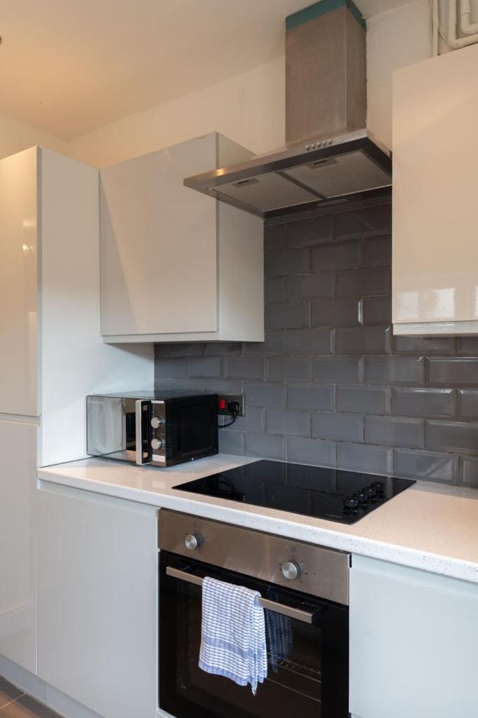 Stylish & Spacious City Centre 3-Bedroom Townhouse - Sleeps 6 Canterbury Kültér fotó