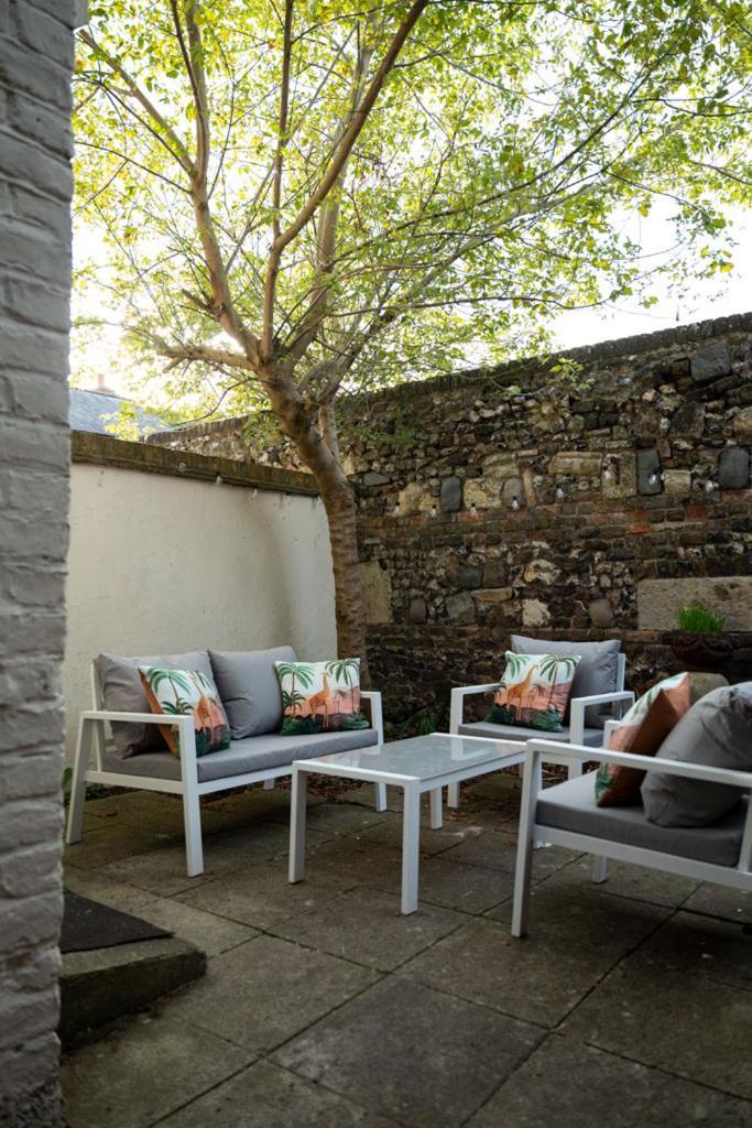 Stylish & Spacious City Centre 3-Bedroom Townhouse - Sleeps 6 Canterbury Kültér fotó