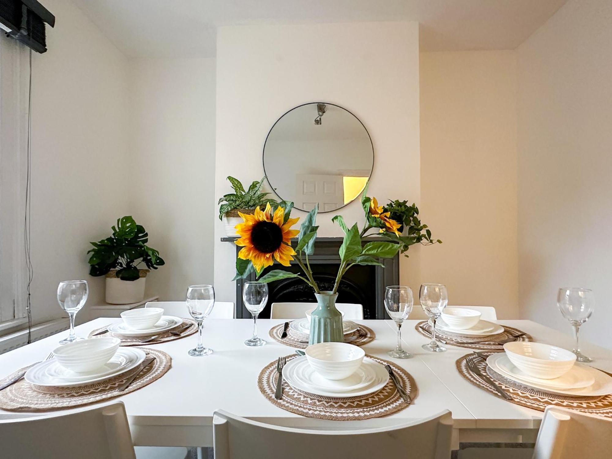 Stylish & Spacious City Centre 3-Bedroom Townhouse - Sleeps 6 Canterbury Kültér fotó