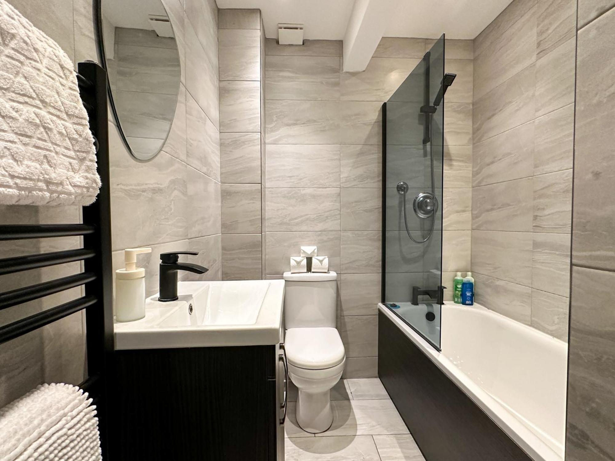 Stylish & Spacious City Centre 3-Bedroom Townhouse - Sleeps 6 Canterbury Kültér fotó